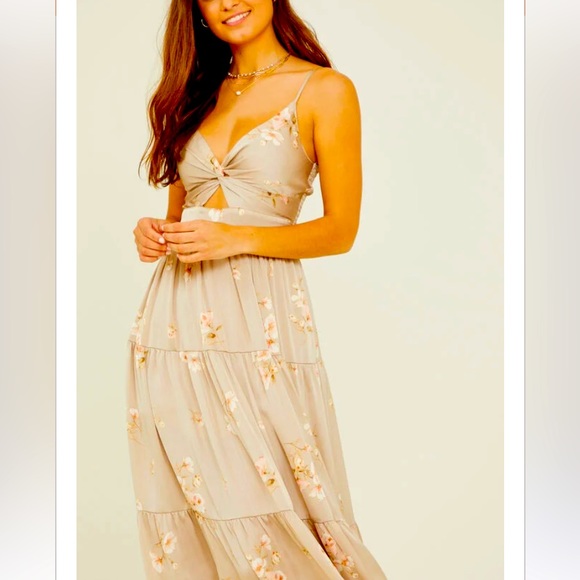❤️❤️🔥NWT Altar’d State Kelssa Maxi Dress - Picture 2 of 6